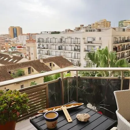 Views And Location, We Have It! شقة